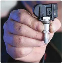 علت روشن شدن چراغ TPMS
